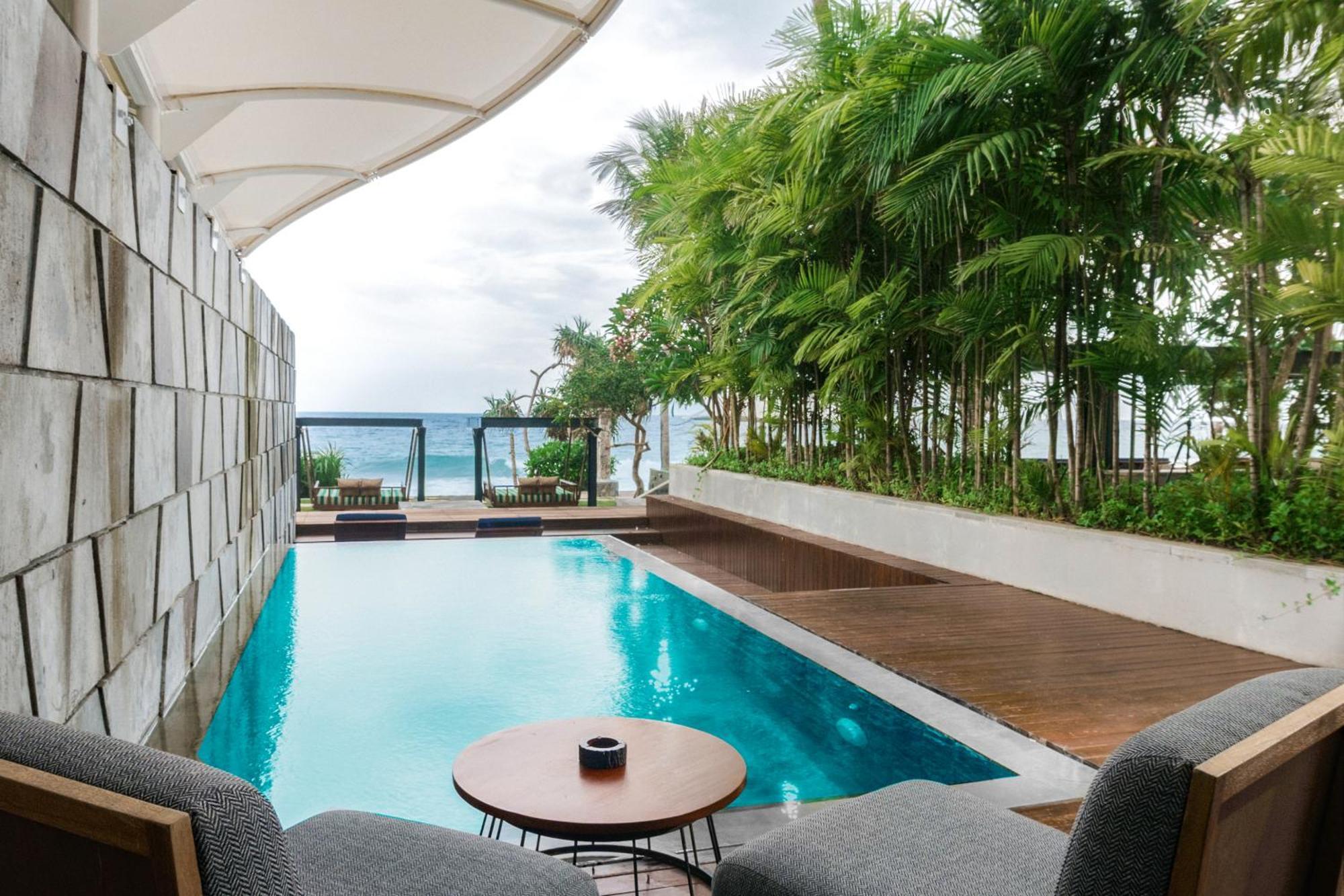 Oceanfront Suite Infinity Pool